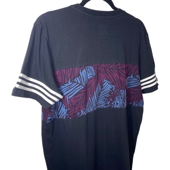 ADIDAS Floral Chest Short Sleeve T-shirt - Large - Picture 7 of 8